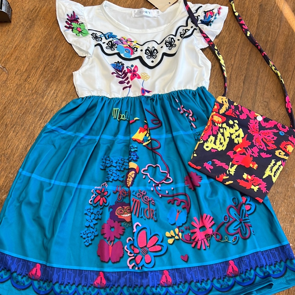 Brand new Disney Encanto dress with purse. Girls size 5